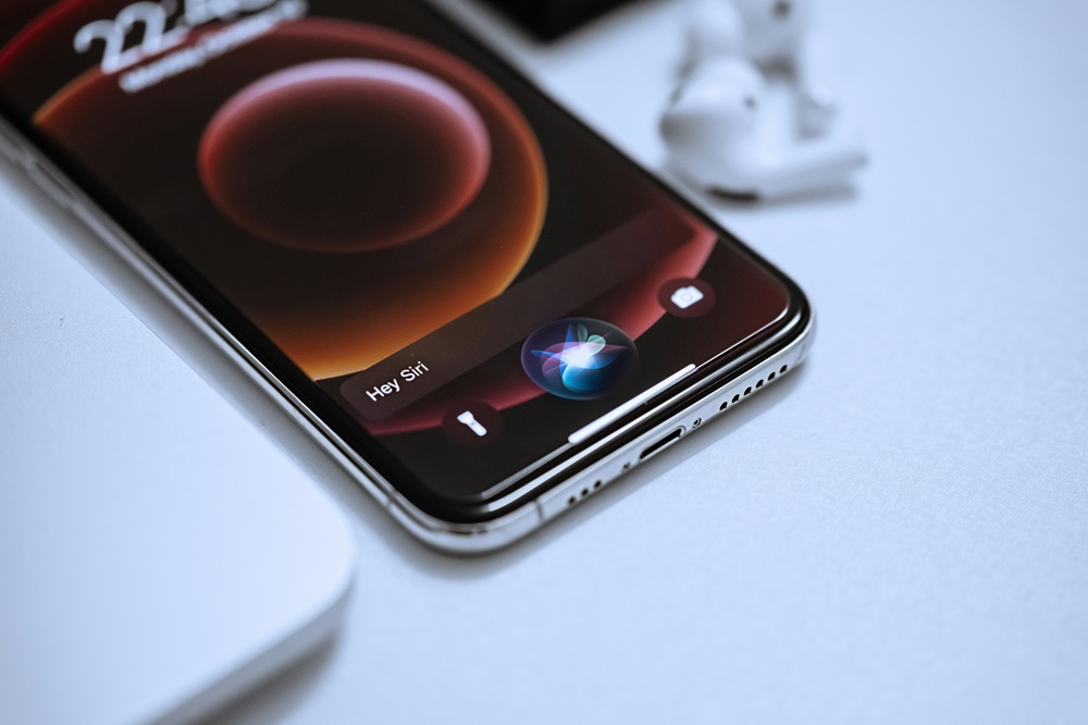 Apple plans major Siri overhaul to rival AI chatbots