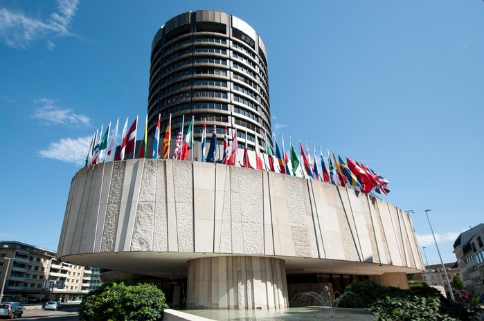 BIS: Central banks should harness AI, keep human oversight on interest rates