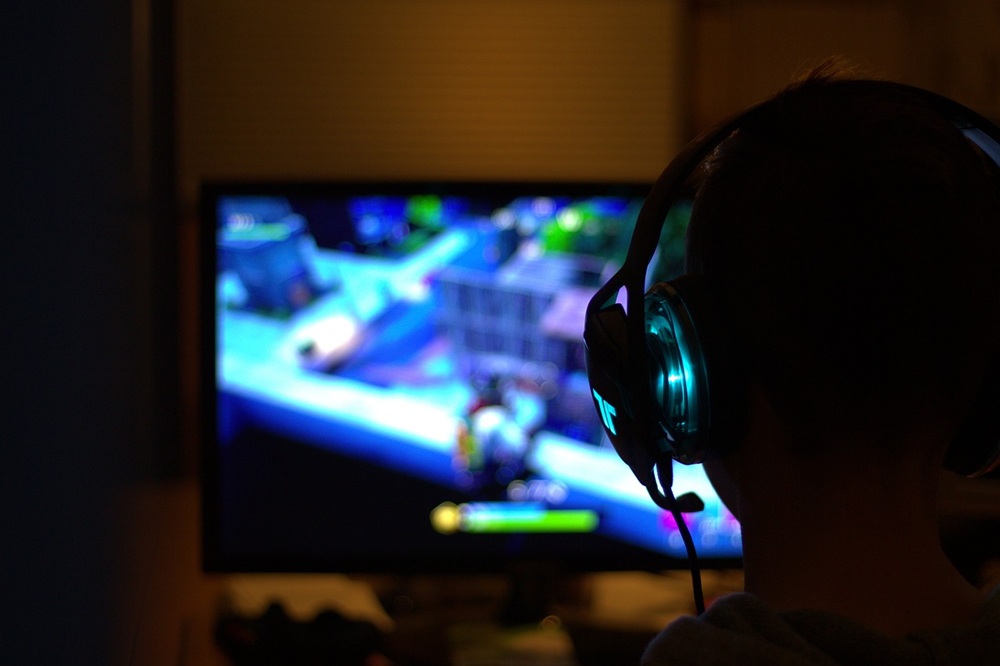 Online games used by extremists: How one chat may have saved lives