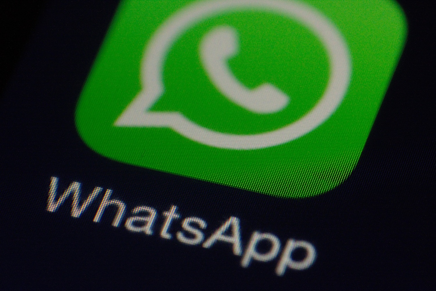 Hackers hijack WhatsApp accounts through snowball scam