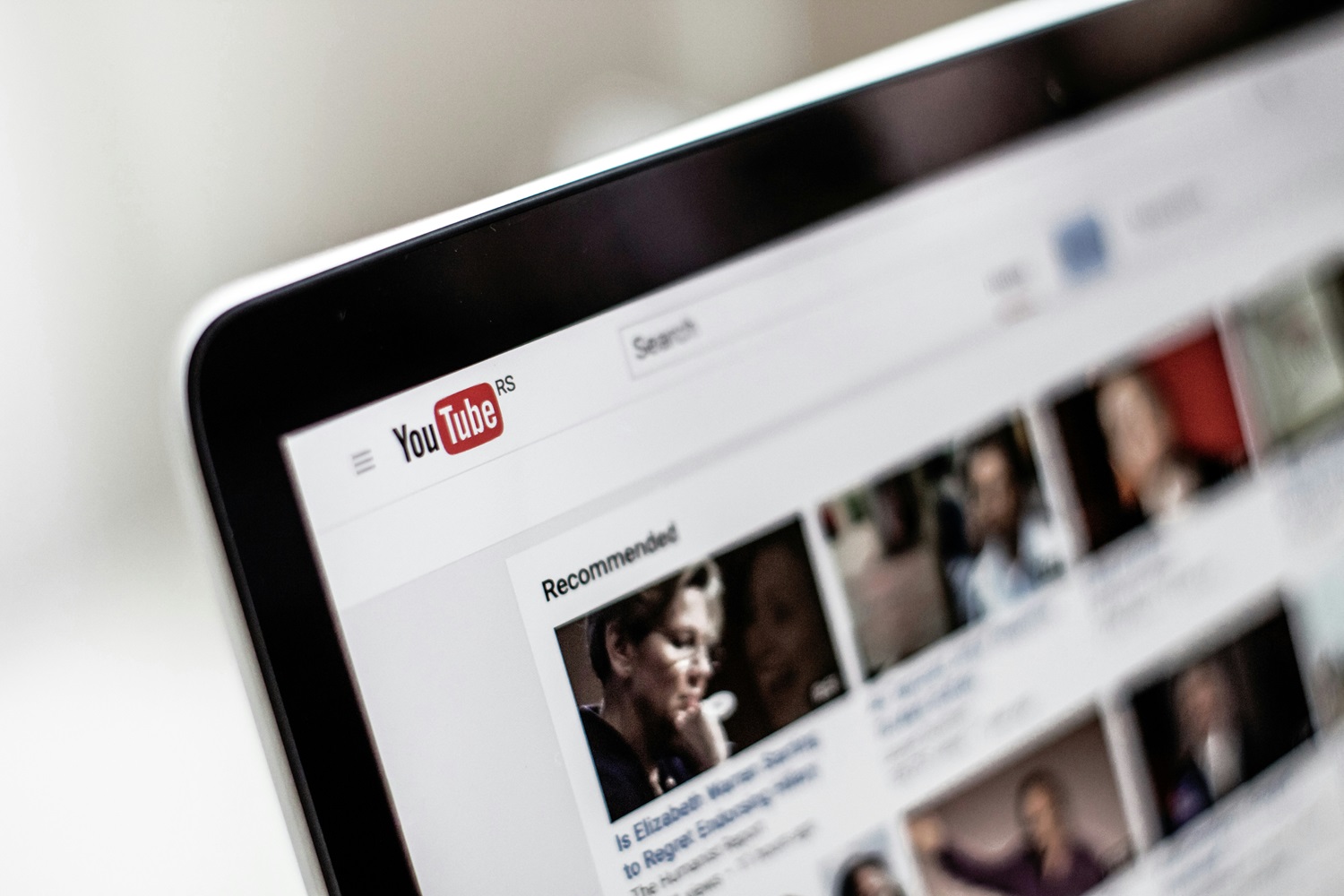 YouTube hits 100 million premium subscribers, defying doubts