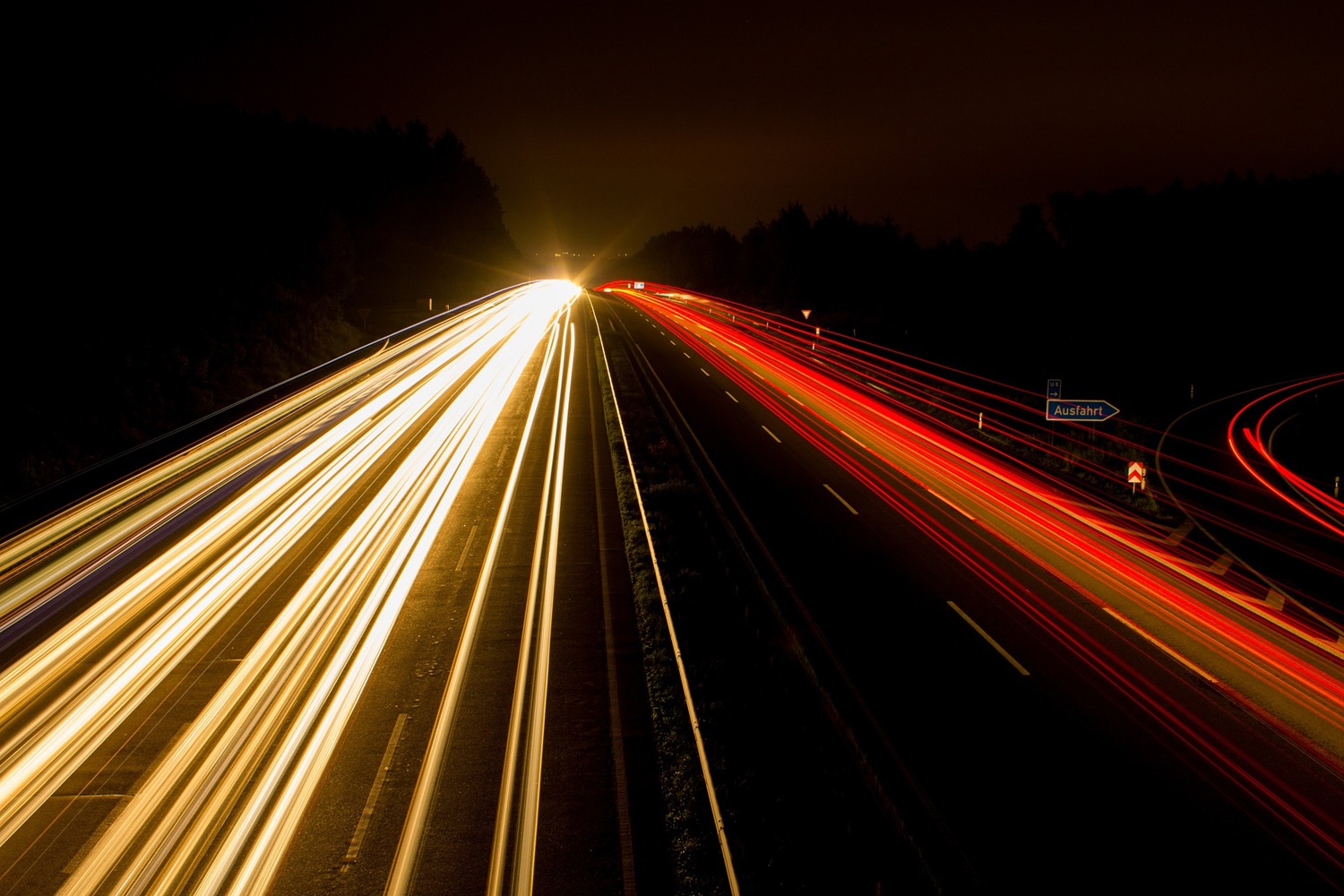 Next-gen traffic management: revolutionizing lights with smart cars