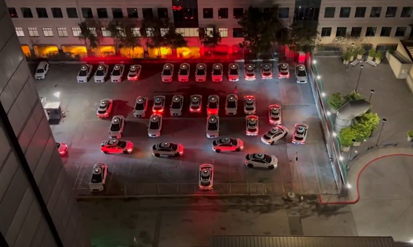 Self-driving cars cause chaos in San Francisco neighborhood