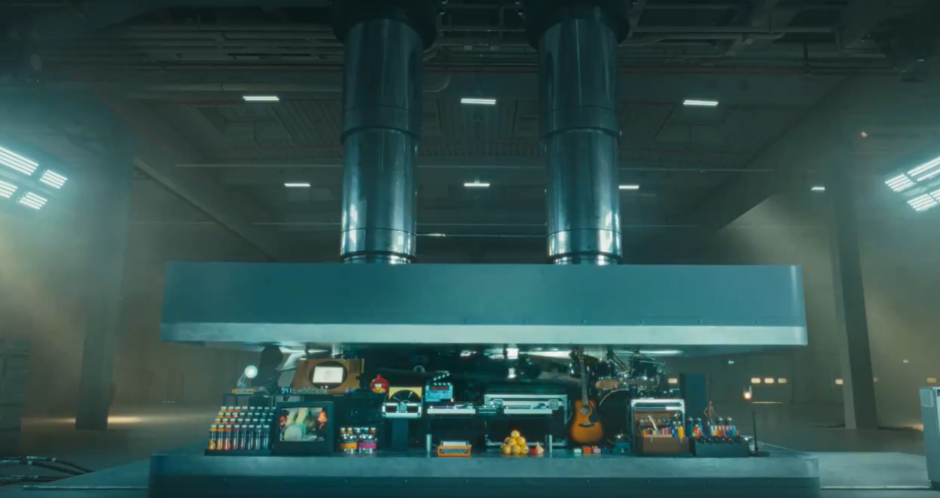Apple apologizes for controversial ad depicting object destruction