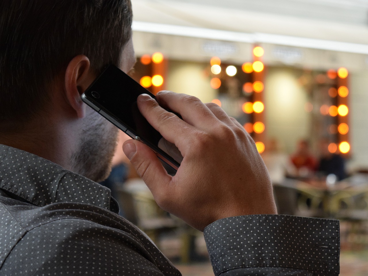 US FCC bans AI-generated voices in robocalls