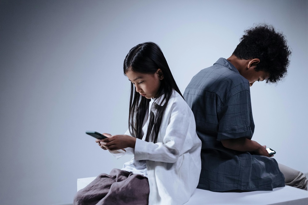 Greece unveils new app to combat internet addiction among minors