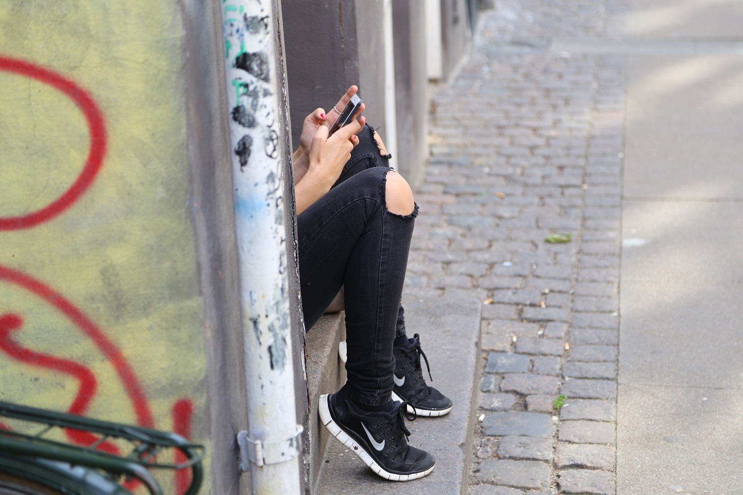 WhatsApp lowers minimum age in Europe to 13