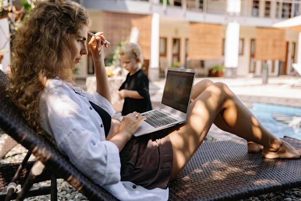 Sweden tracks unemployment benefits online